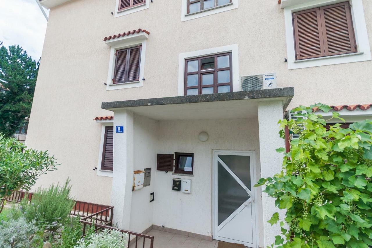 Apartment Glorija With Balcony Baška Exteriör bild